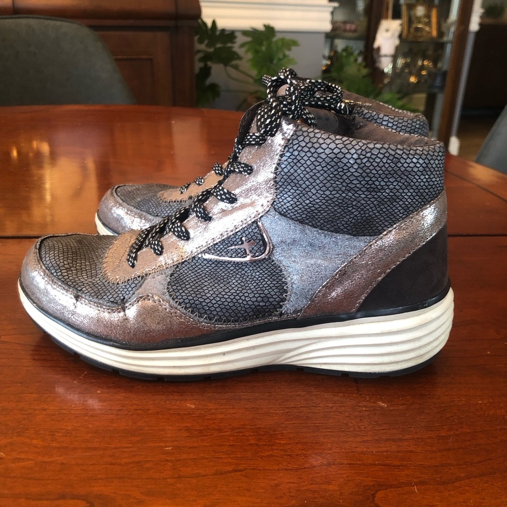 Tamaris Metallic Sneakers 38/8 - Picture 3 of 10